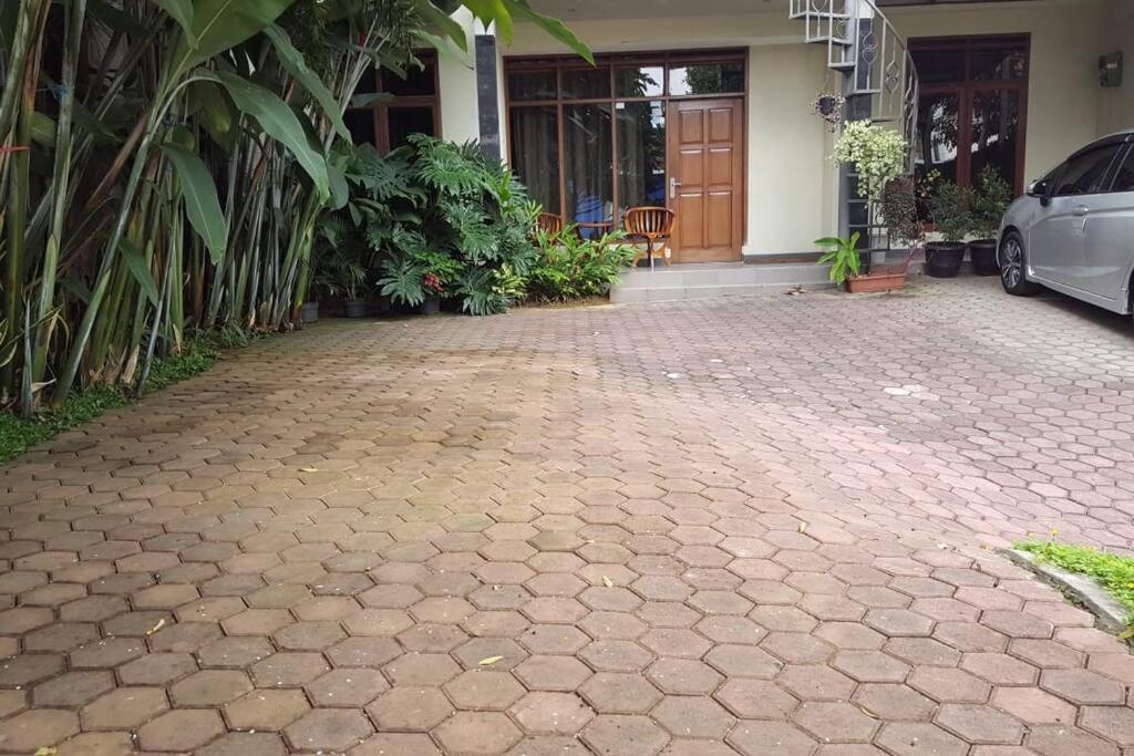 Hazel House With Swimming Pool By Grorental Bandung Bagian luar foto